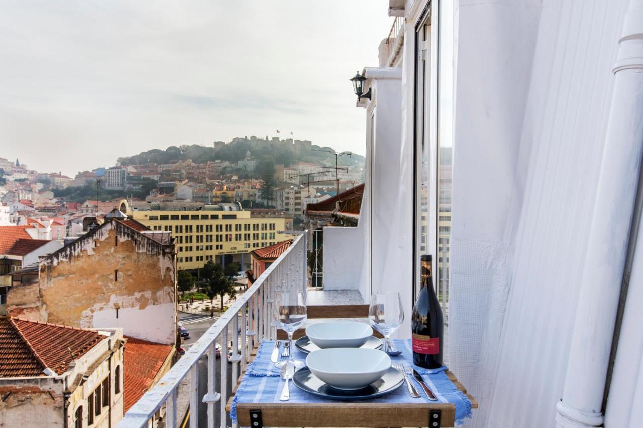 Amazing Downtown Apt With Small Balcony With View Over The Castle Lisbon Exterior photo