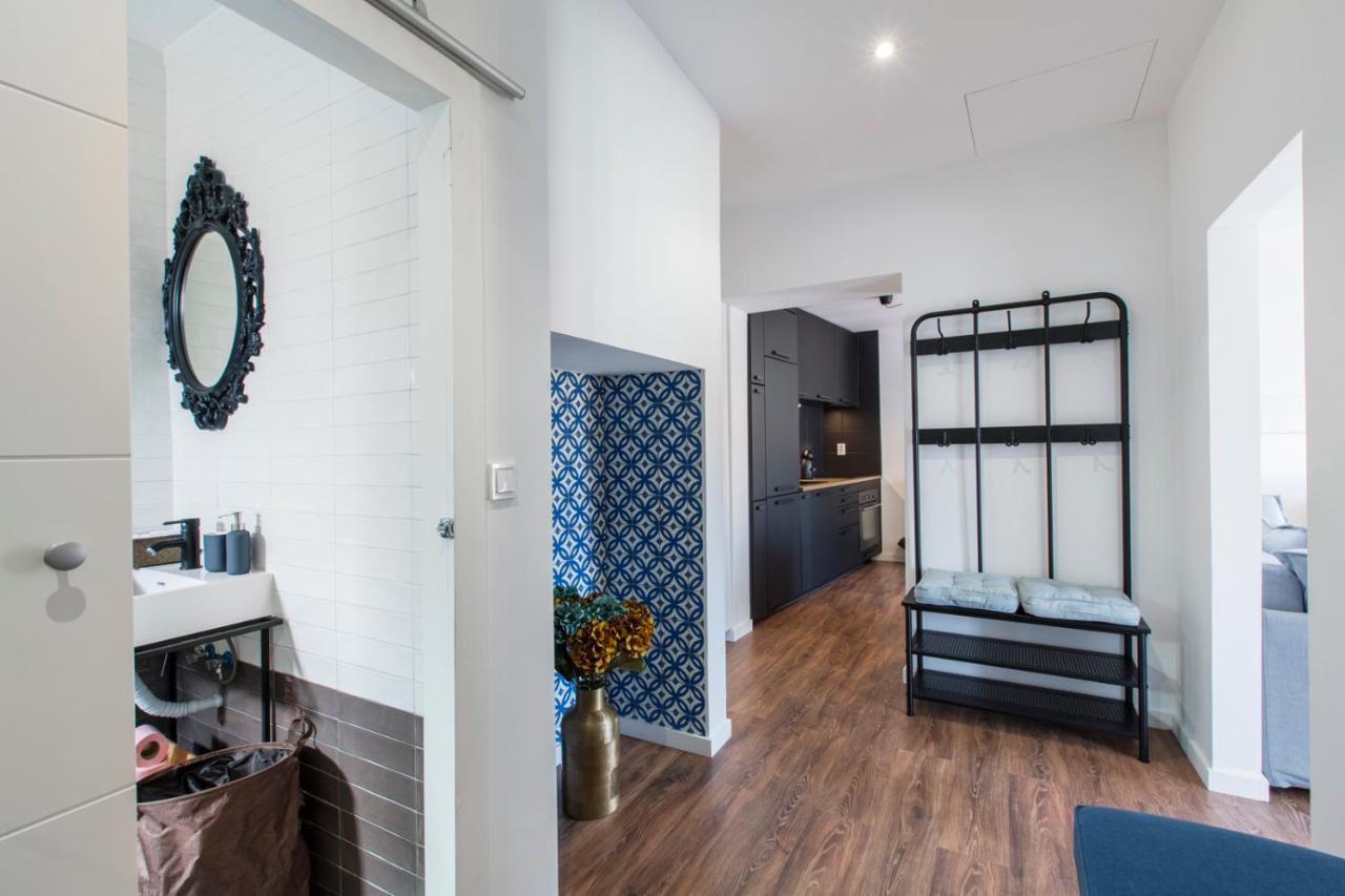 Amazing Downtown Apt With Small Balcony With View Over The Castle Lisbon Exterior photo